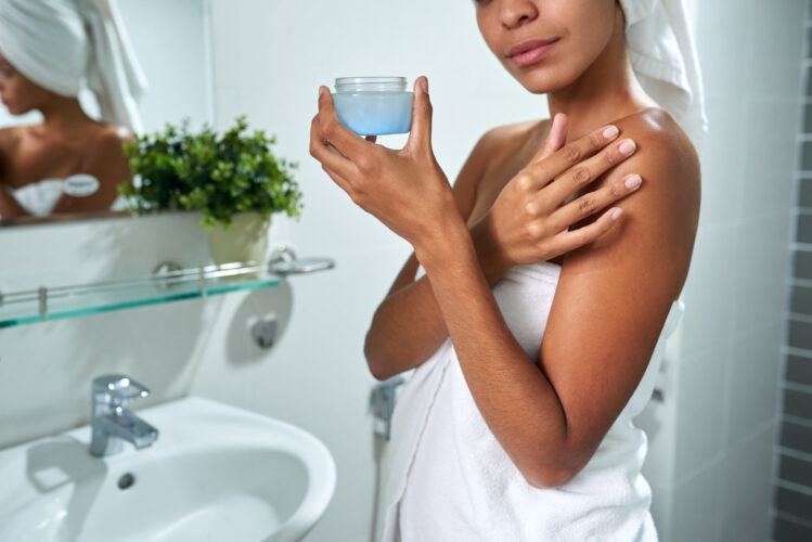 Moisturizing skin